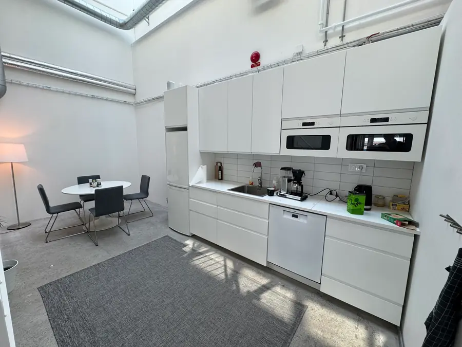Kitchen &mdash; Bottomless coffee.